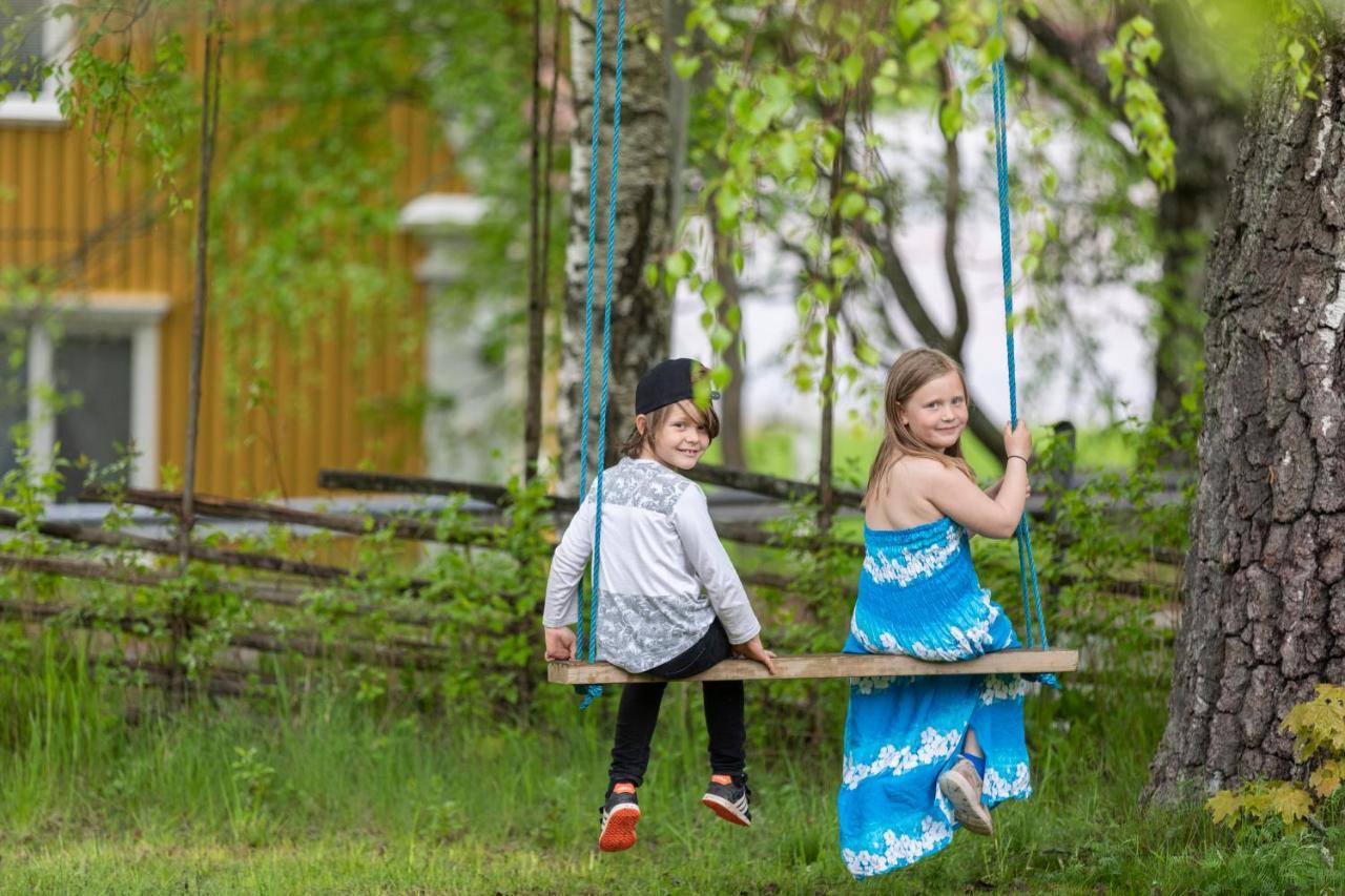 Lyrsta R B&B Lyrestad Bagian luar foto
